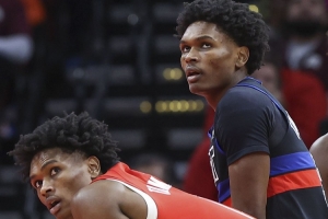 活塞主帥：阿門奧薩爾極具天賦 他們都具備瑞士軍刀般的全面技術(shù)