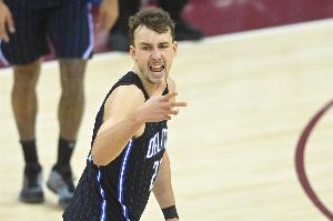 難救主！小瓦格納17中10砍全隊最高27分外加6板 罰球6中5