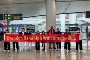 德甲常規(guī)賽得分王！浙江男籃曬新外援布蘭登-蘭道夫接機(jī)照