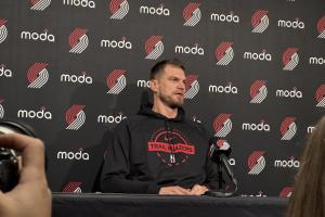 美記：斯普利特在賽前發(fā)布會(huì)上持續(xù)表示要向前看 不要糾結(jié)于現(xiàn)狀