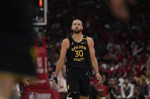 球隊嘗試不同陣容！庫里：這很靠感覺 理想情況是邊贏球邊調(diào)整