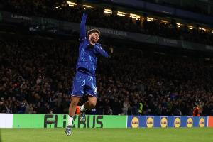 隱身，吉烏本場76分鐘時間只有10次觸球，對手半場只有2次