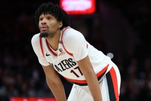 狀態(tài)不佳！謝頓-夏普15投5中&三分6中1 得17分4板1助1斷