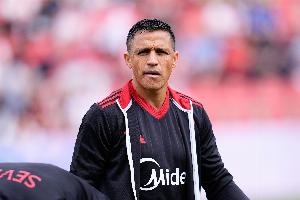 塞維利亞官方：桑切斯右大腿股二頭肌受傷，目前在觀察其恢復情況