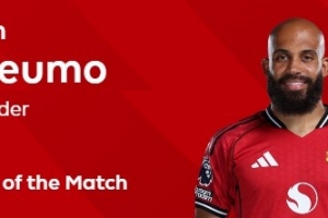 雙響建功！姆伯莫當選曼聯(lián)4-2布萊頓全場最佳球員