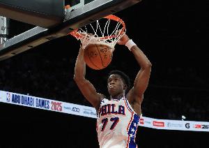 3&4順位對(duì)決！埃奇庫姆半場(chǎng)9分2板4助2斷1帽VS克尼佩爾5分2板1助