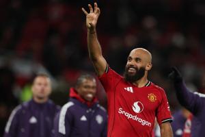 超值老詹！7500萬(wàn)姆伯莫近3場(chǎng)3球1助曼聯(lián)3連勝，場(chǎng)場(chǎng)首發(fā)鐵打主力