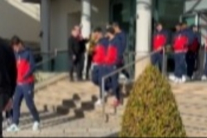 今晚對水晶宮！阿森納全隊集體外出散步，加布里埃爾也在其中