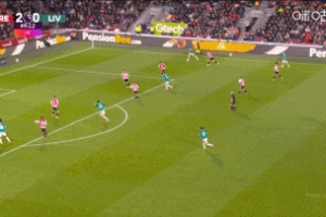 科爾克茲半場(chǎng)補(bǔ)時(shí)破門，利物浦扳回一球