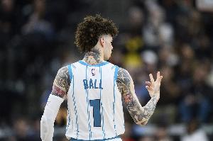 全面！拉梅洛-鮑爾上半場(chǎng)10中6&三分6中3得到17分4板2助4斷