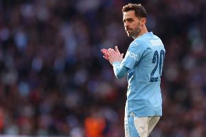 不敵維拉！B席：賽季結(jié)束還早不用過(guò)早下結(jié)論 我們的逼搶很糟糕