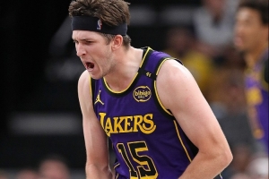 扛起進(jìn)攻大旗！美媒：里夫斯?=沃爾瑪版東契奇 這是一句贊美！