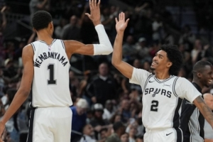 文班亞馬+哈珀；快船逆轉(zhuǎn)開拓者的優(yōu)缺點；里夫斯的記錄之夜