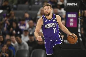 出手很少！小薩博尼斯8投4中&三分2中1得到10分14板3助3斷