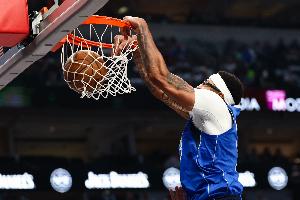 濃眉：我們每場(chǎng)都在進(jìn)步 明天對(duì)雷霆要繼續(xù)做出正確進(jìn)攻選擇