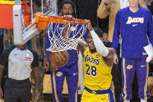 需要你站出來！八村塁10中7&4罰全中高效砍下18分3板2助2斷