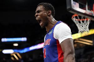 翻江倒海！杜倫12中6貢獻24分17板2帽 其中7前場板