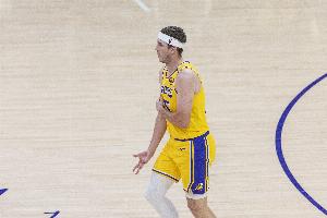 雷迪克：文森特若缺席必須解決控球問題 全靠里夫斯后者壓力太大