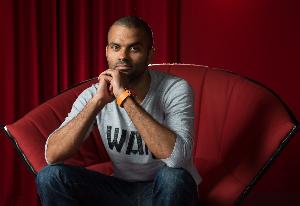 R.I.P！托尼-帕克父親葬禮 鄧肯大衛(wèi)-羅賓遜等前往吊唁