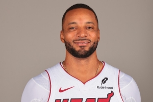 真大腿？鮑威爾首節(jié)出戰(zhàn)9分鐘 7中5&三分3中2轟下13分3板