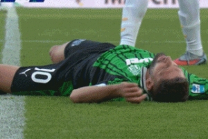 意媒：貝拉爾迪被撞倒地后感覺頭暈，送到醫(yī)院檢查后表示一切都好