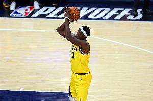 球隊(duì)核心！西亞卡姆上半場(chǎng)11投6中&三分3中2得到16分5板3助2斷