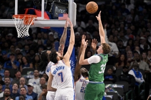 前三場(chǎng)1個(gè)帽！切特：感覺(jué)自己不是蓋帽手了 很高興今天蓋了幾個(gè)