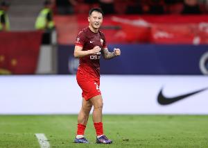 海港球員馮勁中國(guó)頂級(jí)聯(lián)賽出場(chǎng)200場(chǎng)，93年齡段第15人