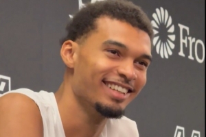 4勝0負(fù)平隊(duì)史紀(jì)錄！文班亞馬：我很驚訝&真的 讓我們破紀(jì)錄吧