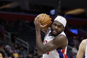 不準(zhǔn)非得投？斯圖爾特9投僅1中&三分4中1拿4分 正負(fù)值-30全場最低