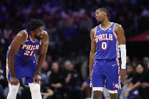 馬克西：球迷喊MVP讓我罰丟了一個球 不知道恩比德都是怎么應對的