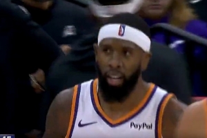 20分算個(gè)X啊！羅伊斯-奧尼爾連中兩記三分 太陽(yáng)追到僅差1分！