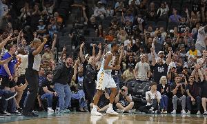 開季不敗！巴恩斯：我們還在建立化學(xué)反應(yīng) 小伙子們表現(xiàn)不錯(cuò)