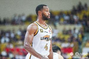 媒體人：弗格的經(jīng)驗很關(guān)鍵 他和張鎮(zhèn)麟有默契 能幫著新援融入球隊