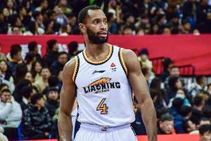 媒體人：弗格在有狀態(tài)的情況下在CBA還是挺厲害的 得看傷養(yǎng)得咋樣