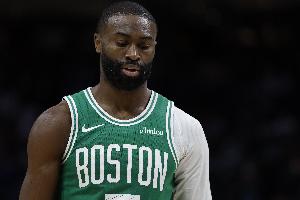 昨天剛拿40+！今天客場打鵜鶘 杰倫-布朗出戰(zhàn)成疑！