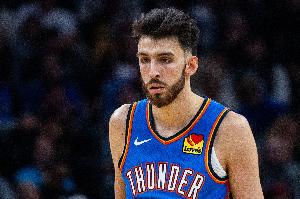 輕傷不下火線！隊(duì)記：霍姆格倫本場比賽狀態(tài)升級為可以出戰(zhàn)！