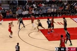 連珠炮！謝潑德外線開火連中2記三分 火箭領先29分打?；@網