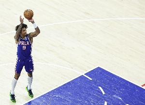 高效全能！烏布雷半場(chǎng)9中7貢獻(xiàn)16分6板4助外加1斷1帽 三分4中2