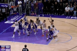 真戲劇性！布克第二罰不中&奧尼爾補(bǔ)籃不中 馬威再補(bǔ)籃追平比分