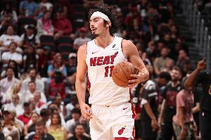 開季場均15.7分7板！哈克斯：休賽期我一直很健康 希望保持下去