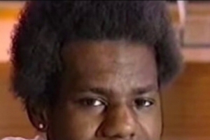 青春年少！詹姆斯更新IG頭像為自己16歲爆炸頭造型采訪照