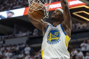 手感火熱！巴特勒上半場(chǎng)6中5得16分3板1助&三分2中2 得分兩隊(duì)最高