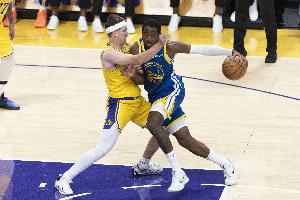 科爾：庫(kù)明加憑借運(yùn)動(dòng)天賦展現(xiàn)出獨(dú)到之處 這種表現(xiàn)能改變球隊(duì)