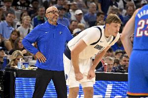 名記：預(yù)計(jì)獨(dú)行俠無(wú)緣季后賽 他們防守稱不上強(qiáng)悍&進(jìn)攻很滯澀