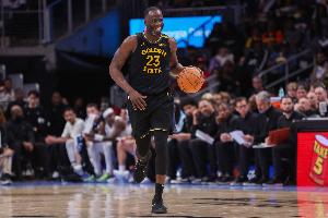 追夢式數(shù)據(jù)！德雷蒙德-格林攻防全面 拿到7分7板4助3斷