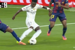 媒體號(hào)：國(guó)家德比中，當(dāng)值裁判組對(duì)維尼修斯點(diǎn)球取消存在不同意見(jiàn)