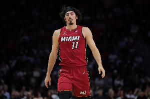 正負(fù)值+43！斯波：哈克斯打得很有侵略性 說(shuō)他表現(xiàn)出色都算保守了