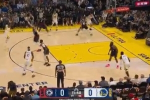 敲山震虎！追夢開場接球面對(duì)祖巴茨 三分上來就命中！