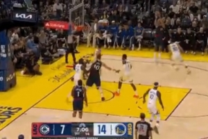 老將還是穩(wěn)！巴圖姆換下博格丹 上來三分就進